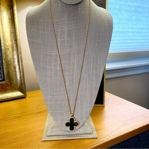 Ann Taylor 36 inches gold tone clover necklace